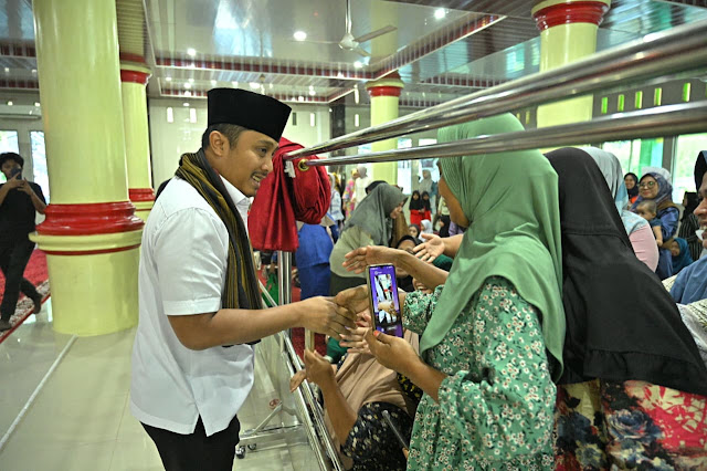 Wagub Vasko Ruseimy Salurkan Bantuan untuk Masjid dan Pelajar di Sungai Kambut