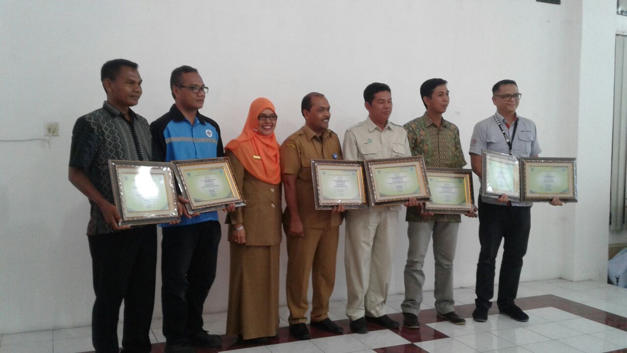 PERUSAHAAN PENERIMA  PENGHARGAAN  CSR  BIDANG LINGKUNGAN  TINGKAT PROVINSI SUMATERA BARAT