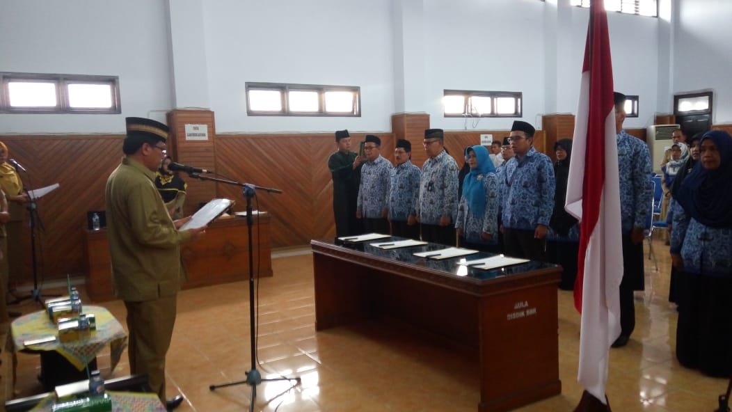 4 Pejabat Eselon Dan 25 Guru Pertama Sumbar Dilantik