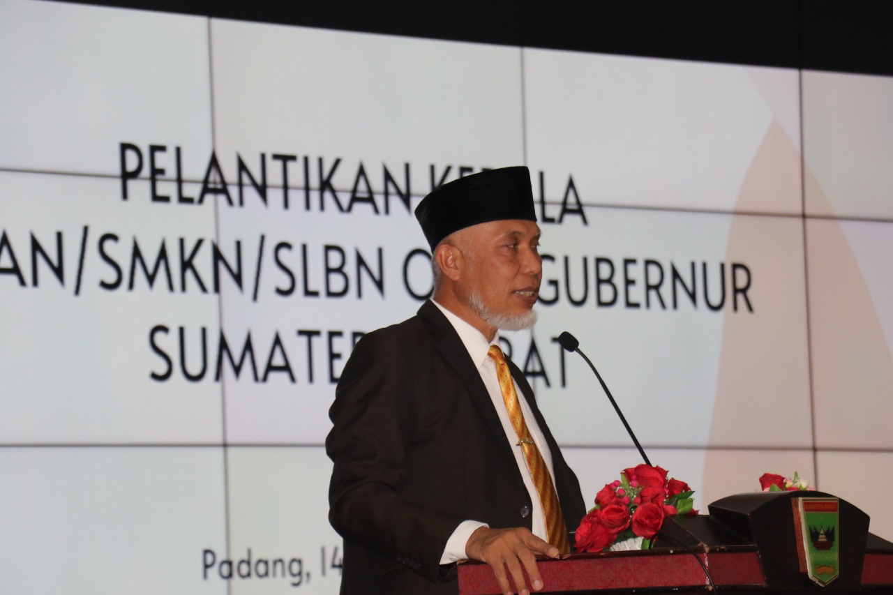 Gubernur Mahyeldi Lantik 161 Kepsek SMA dan SMK se Sumbar