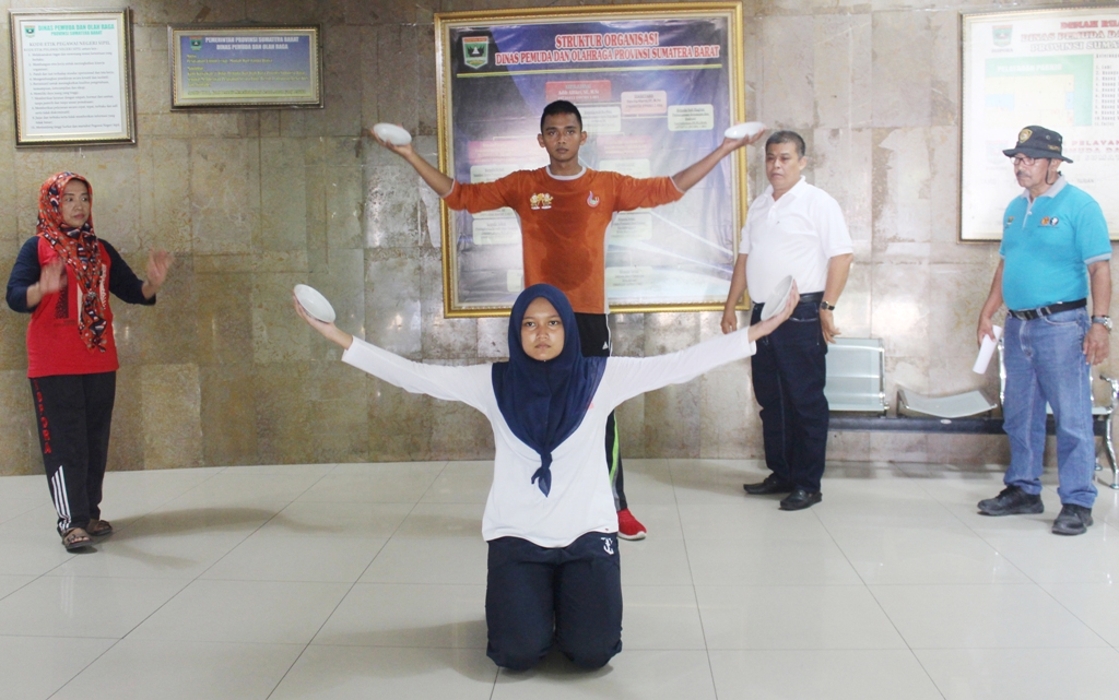 JELANG KEJAKARTA DUA CALON PASKIBRAKA SUMBAR 2019 DITEMPA 