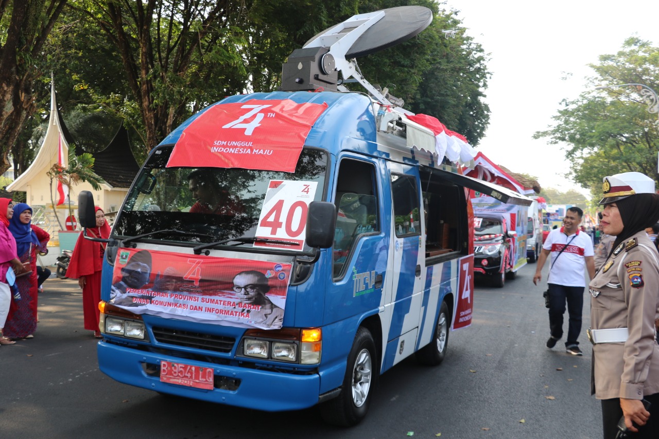 Kendaraan MCAP Diskominfo Tampil Dalam Pawai Alegoris Peringatan HUT Kemerdekaan RI