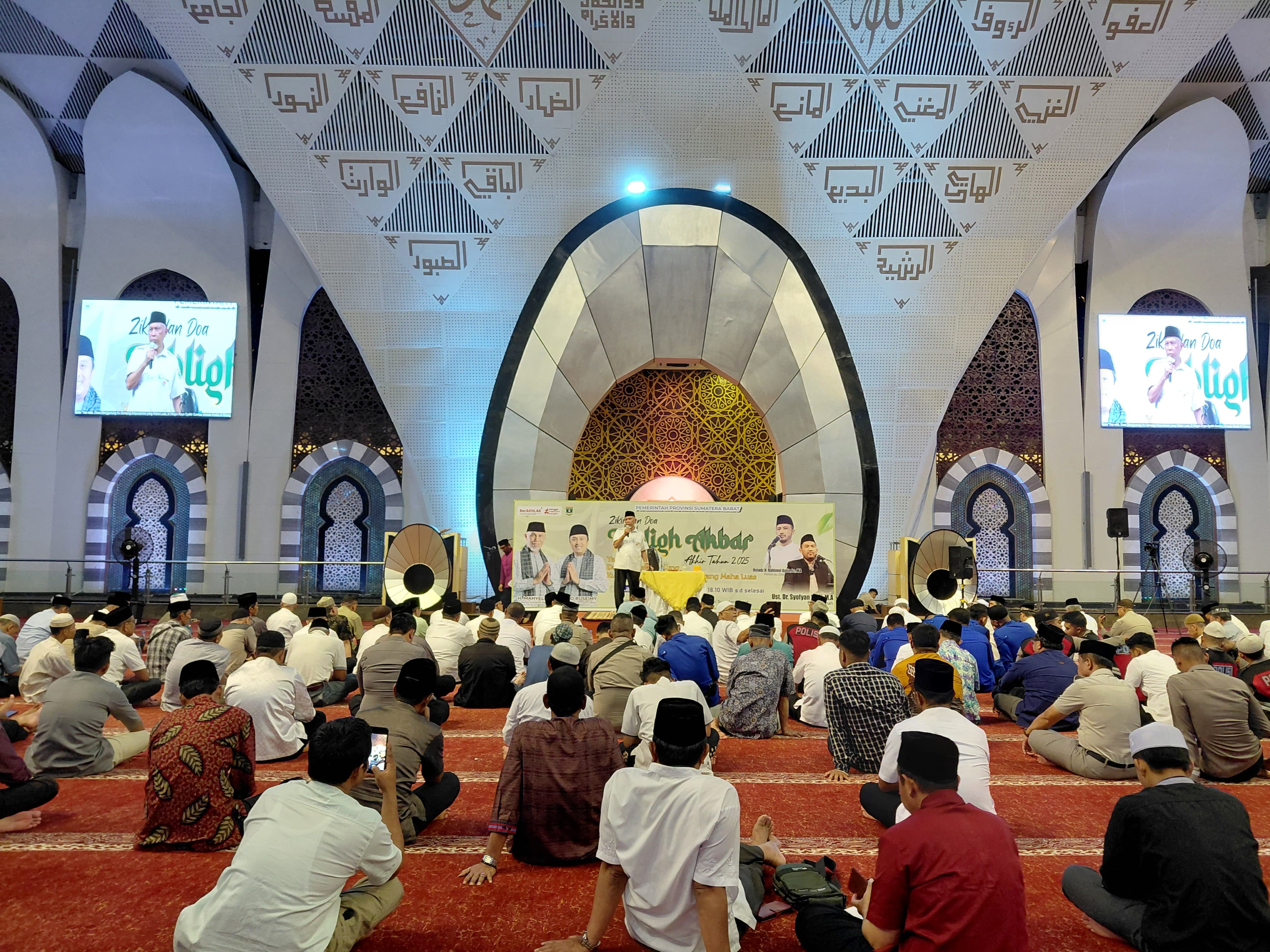 Tutup 2025 dengan Muhasabah, Pemprov Sumbar Gelar Tabligh Akbar Refleksi Akhir Tahun