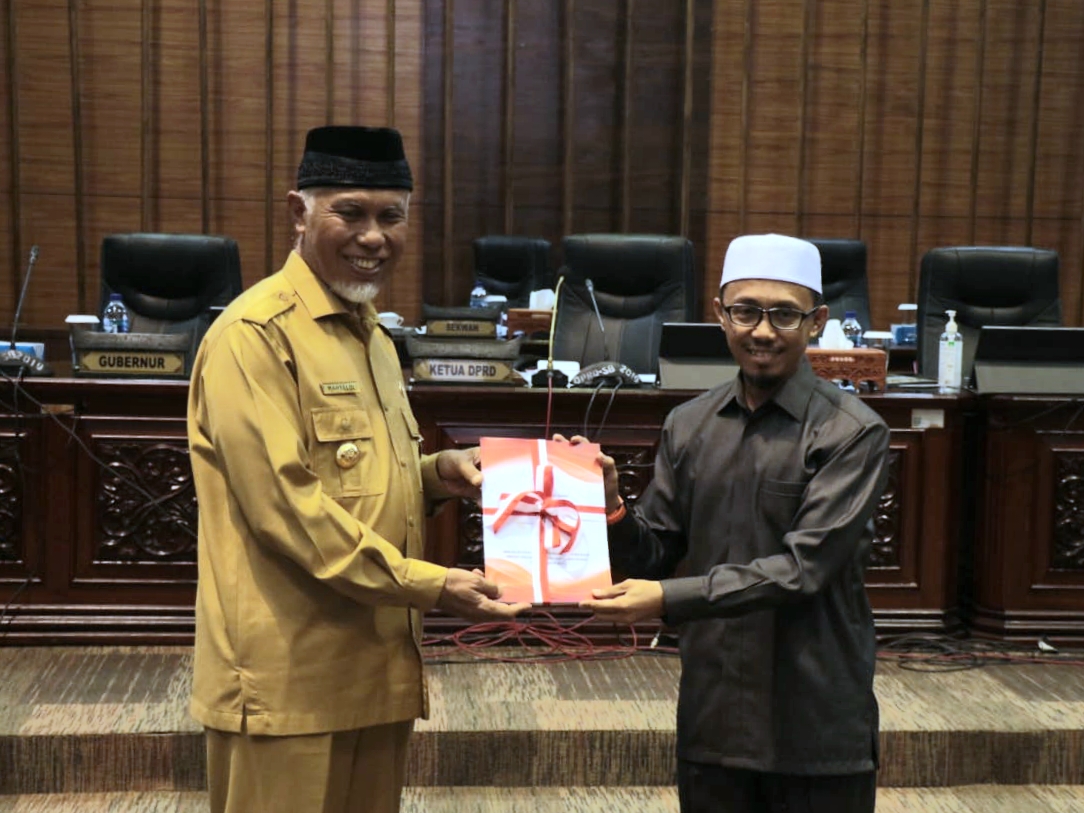 Gubernur Mahyeldi Sampaikan Nota Pengantar Ranperda APBD Sumbar Tahun 2023