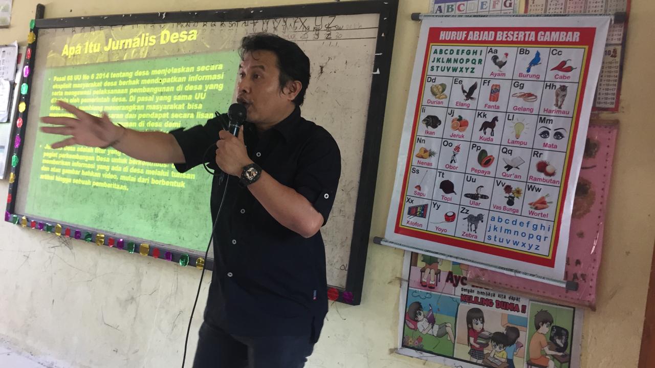 Mahasiswa FISIP Unand Berbagi Keterbukaan Informasi Publik