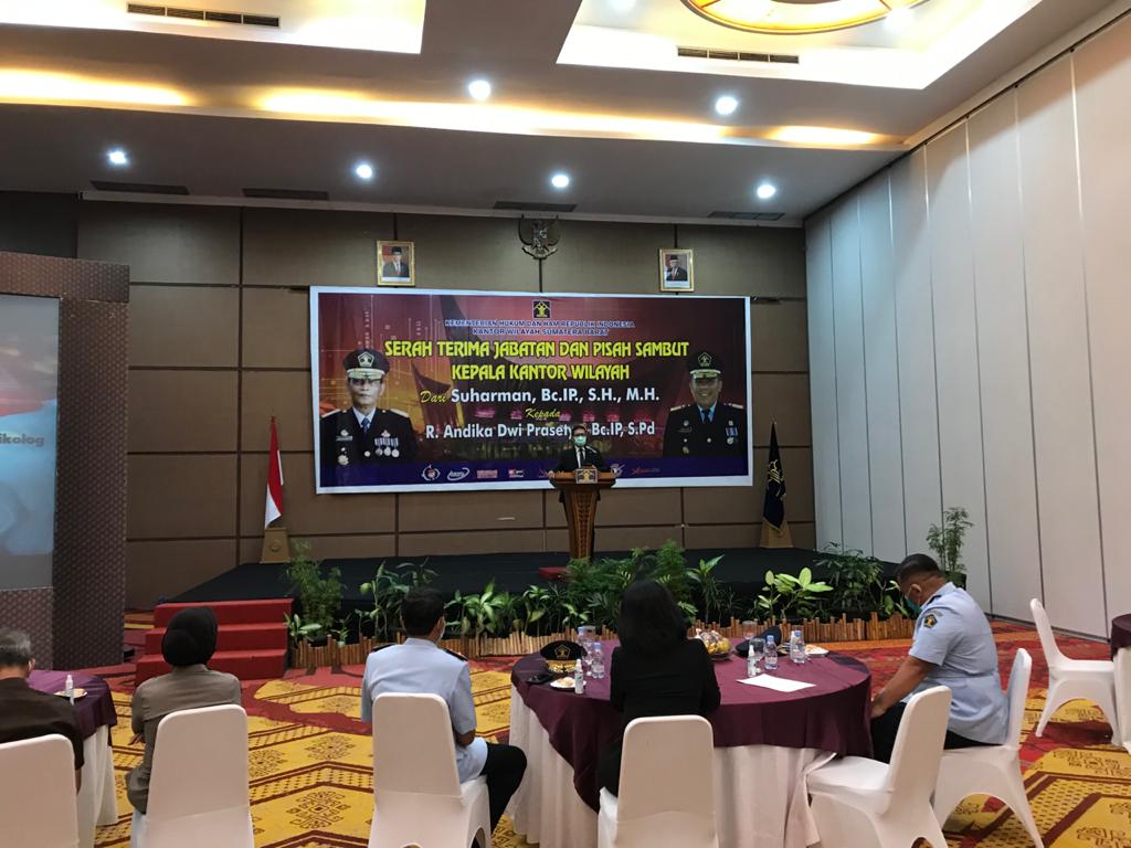 Gubernur Sumbar Hadiri Sertijab Kepala Kanwil Hukum dan Ham Sumbar