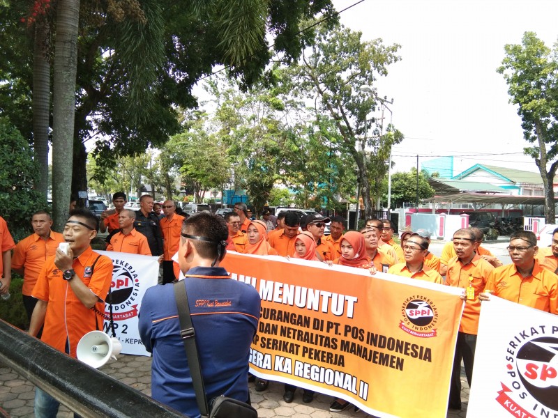 Karyawan POS Wilayah Sumbar Mengadu Ke DPRD Sumbar