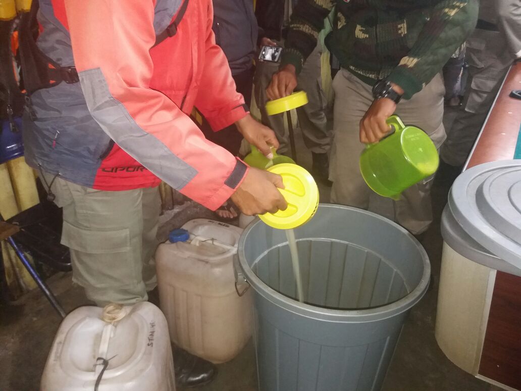 Penertiban Kadai Tuak di Agam