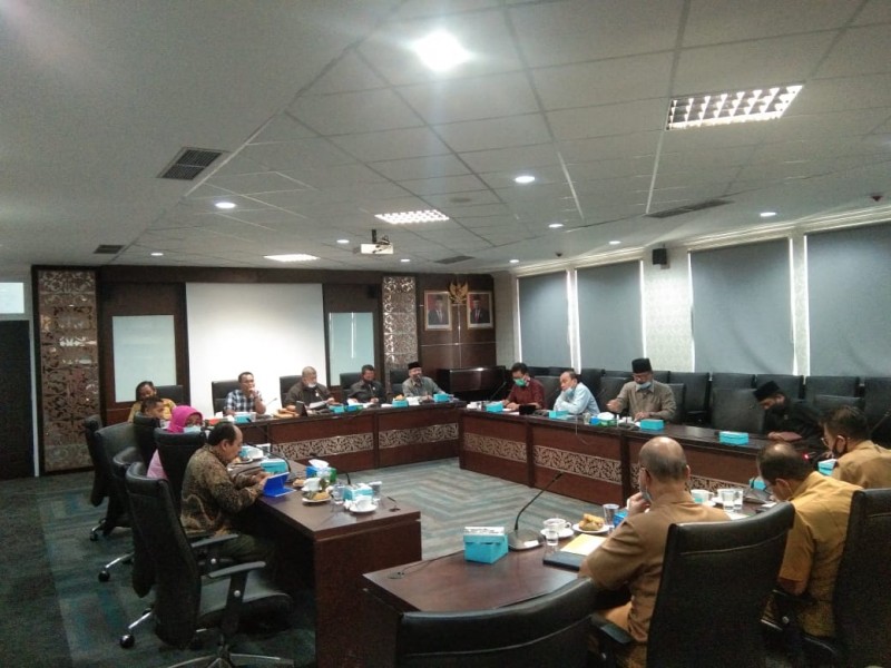 Komisi V DPRD Sumbar : Agustus Beasiswa Rajawali Harus Cair