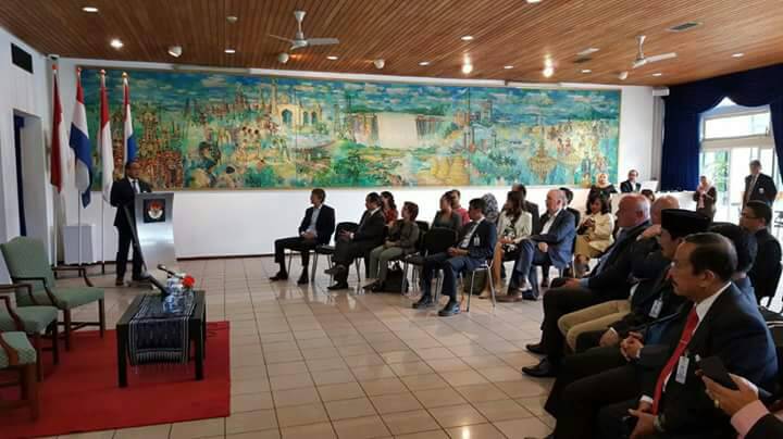 Gubernur Presentasi di KBRI Belanda (Laporan Ka. Biro Humas)