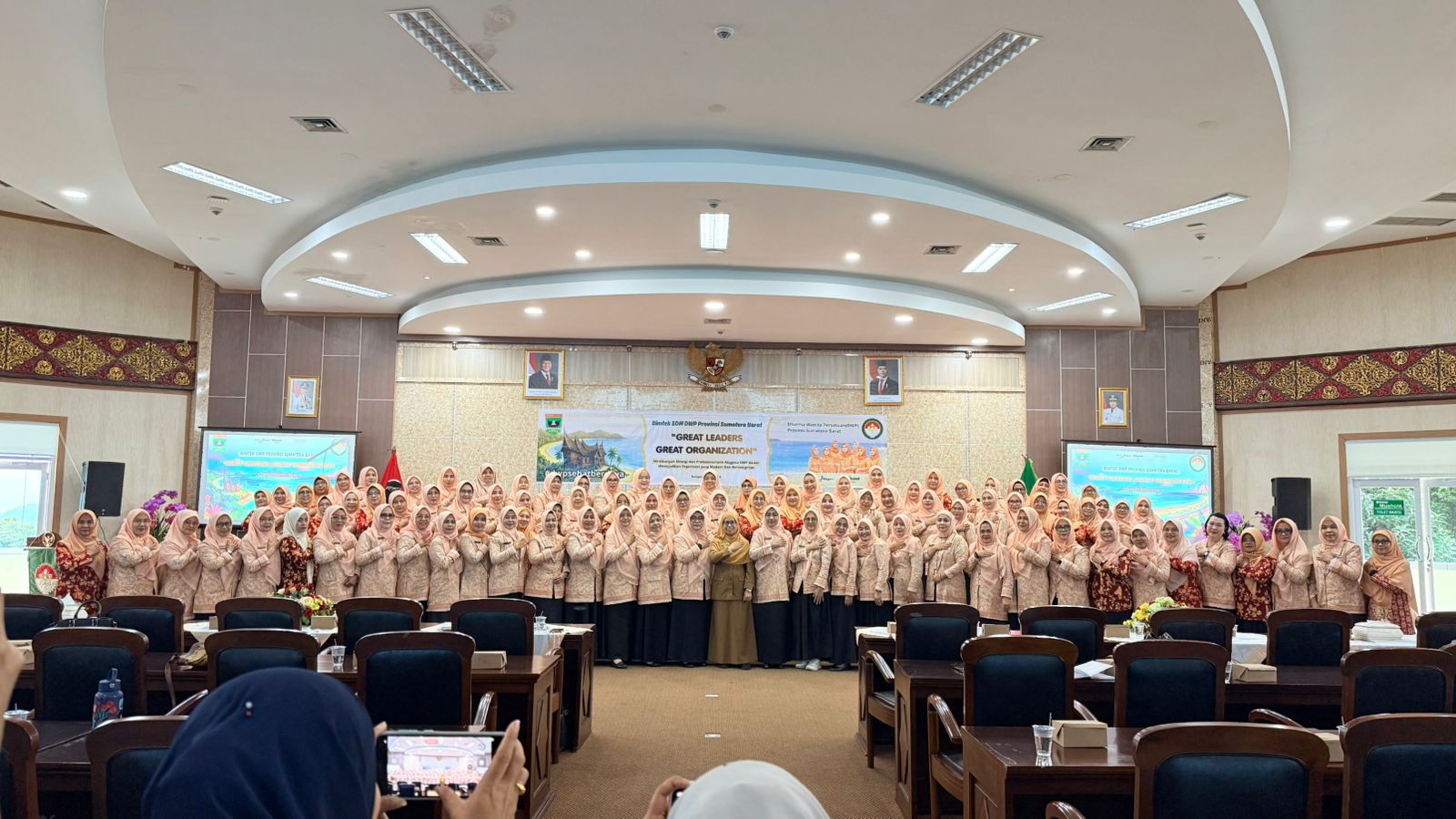 DWP Provinsi Sumbar Bangun Kebersamaan dan Profesionalisme Lewat Bimtek SDM