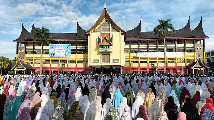 Pemprov Sumbar Gelar Shalat Id di Halaman Kantor Gubernur 
