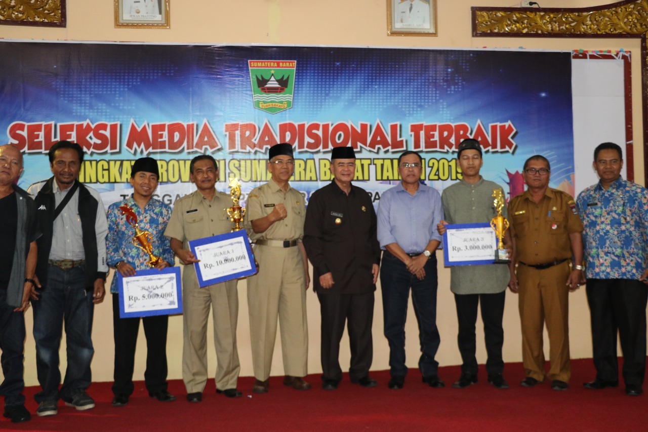 Sanggar Puti Limo Jurai Raih Penghargaan Media Tradisional Terbaik  Sumbar