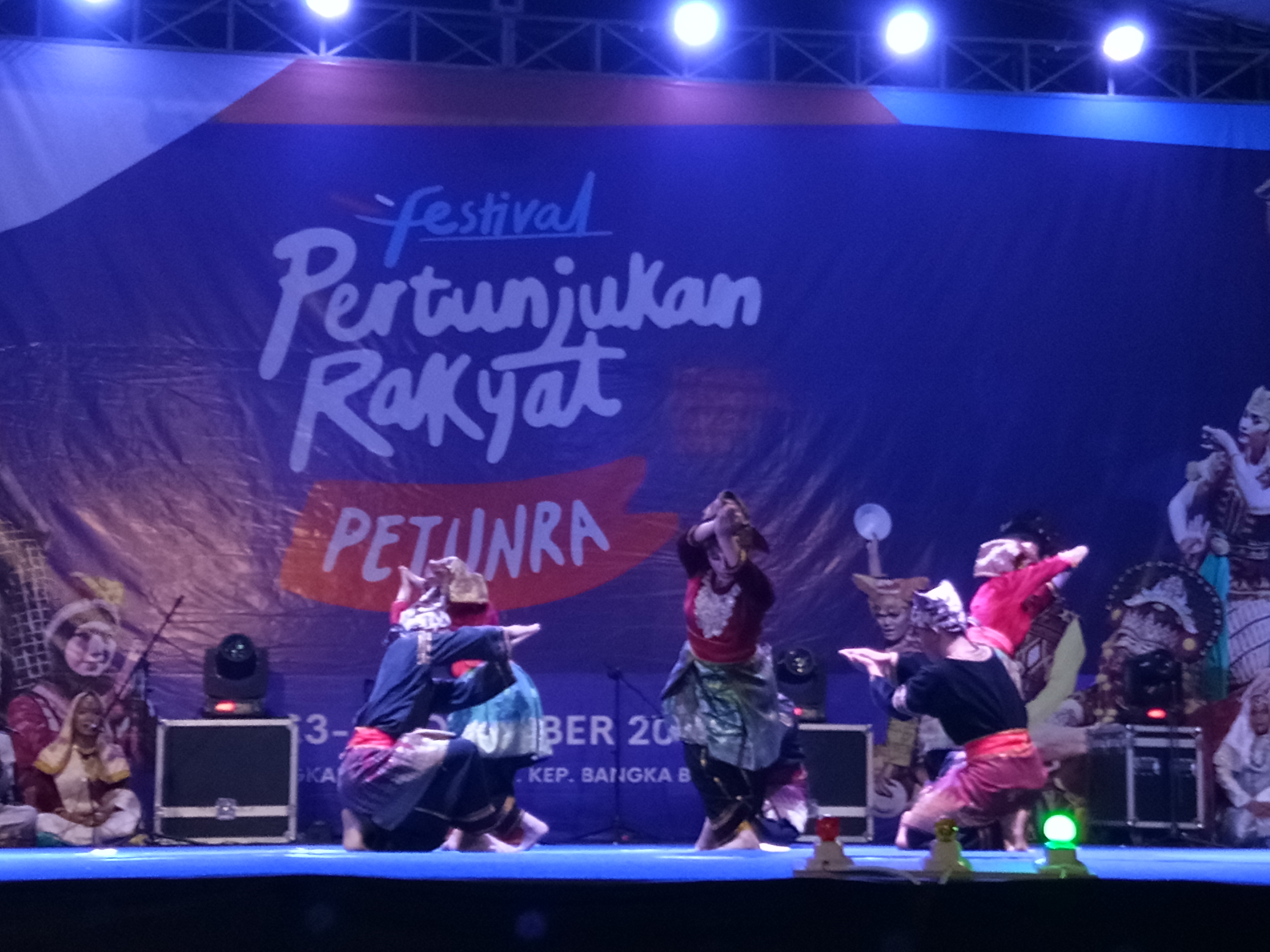 Penampilan 'Puti Limo Jurai' Pukau Masyarakat Pangkal Pinang