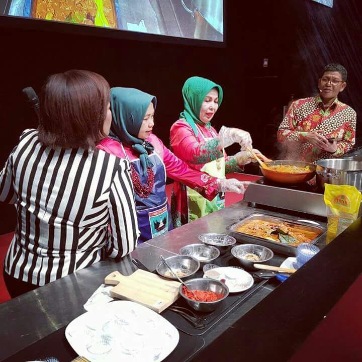 Demo Masak Rendang di Pameran ANUGA Jerman