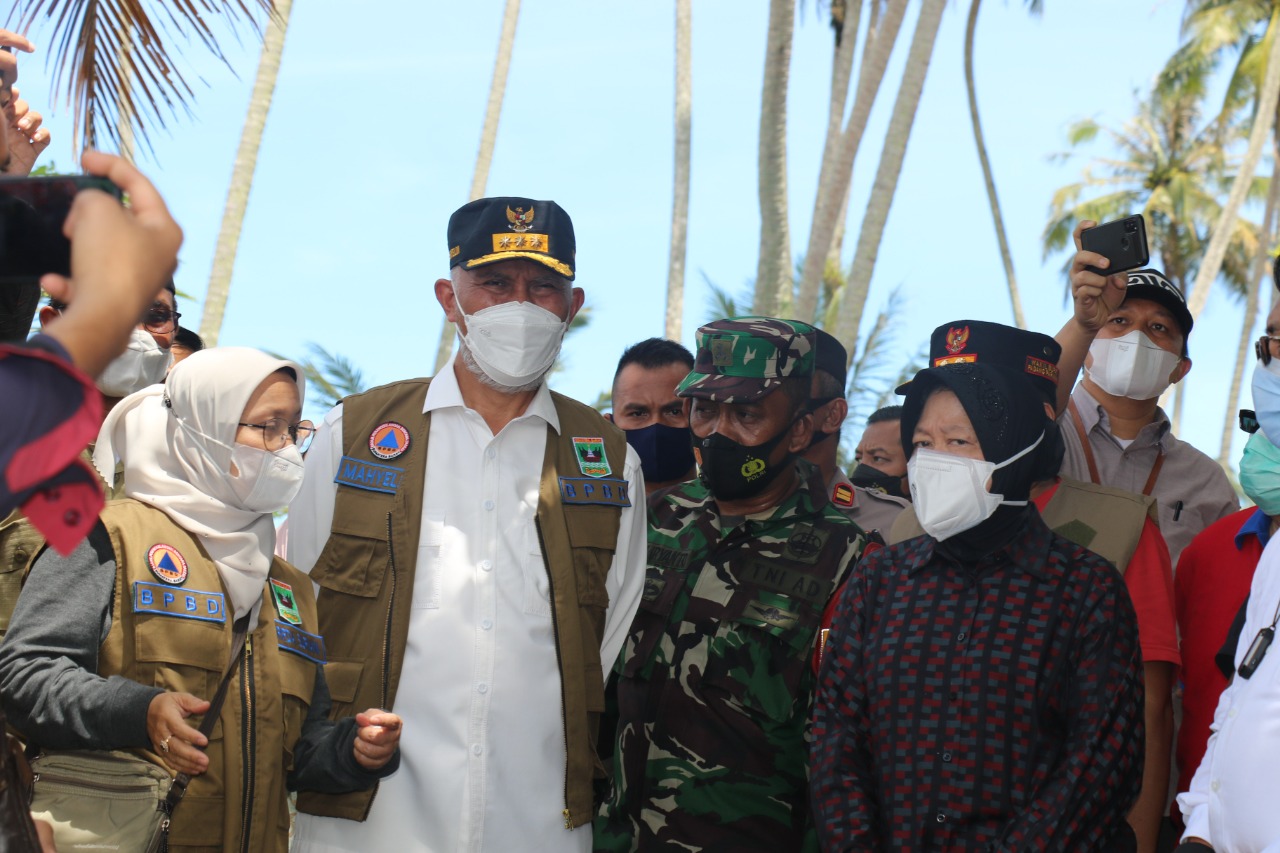 Risma Prihatin, Upayakan Anak Korban Longsor Bekerja di Kemensos