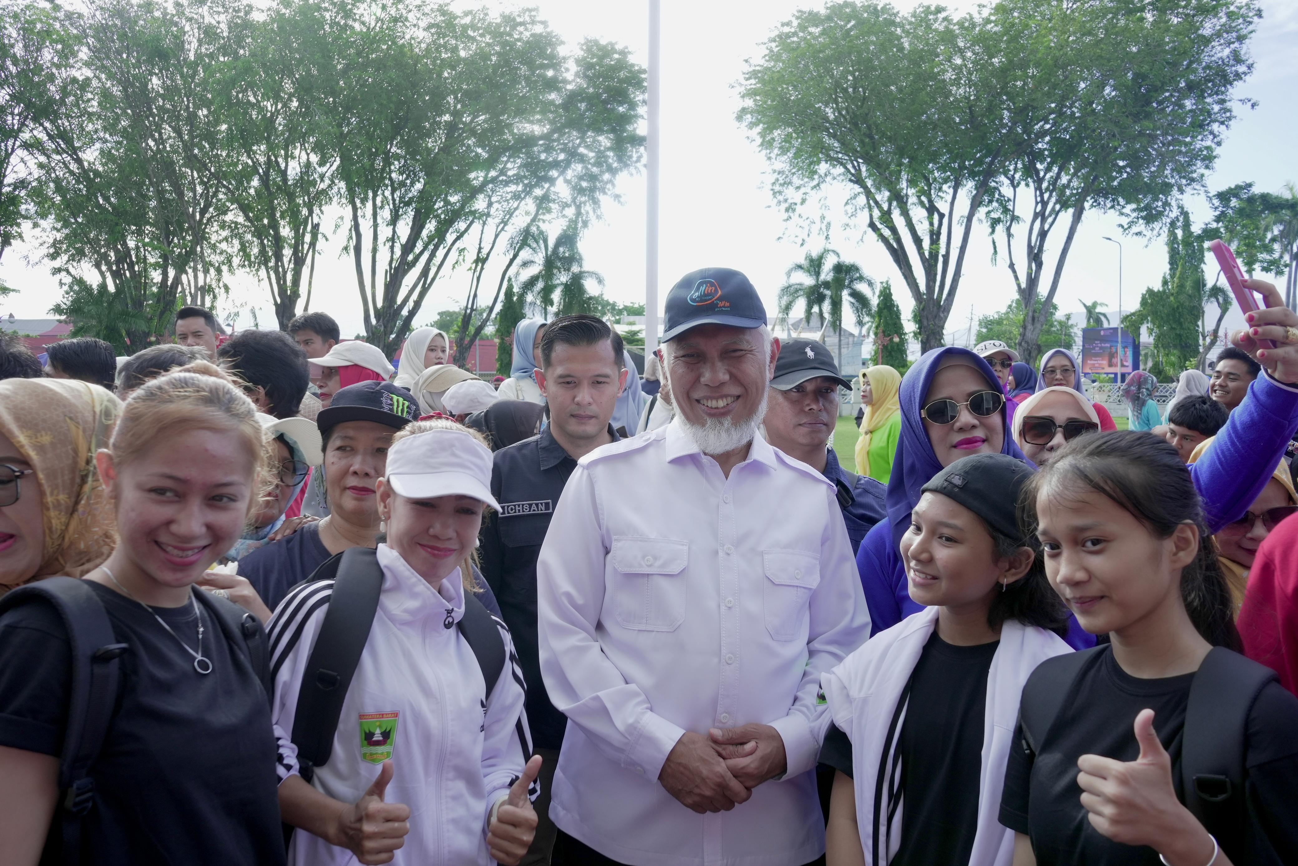 Lepas 255 Pegiat FORNAS VIII NTB, Gubernur Sumbar Dorong Semangat Hidup Bugar