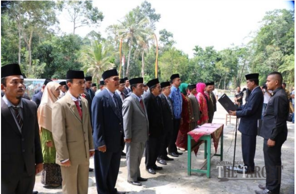 Bupati Irfendi Lantik 52 Pejabat di Lingkungan Pemkab Lima Puluh Kota