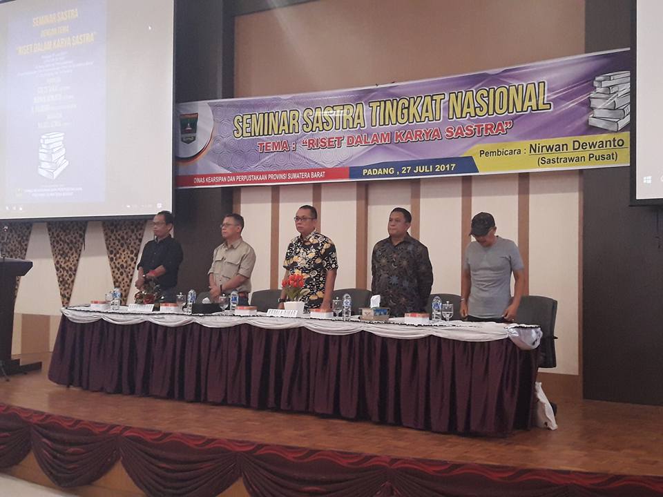 RISET DALAM KARYA SASTRA ITU PENTING