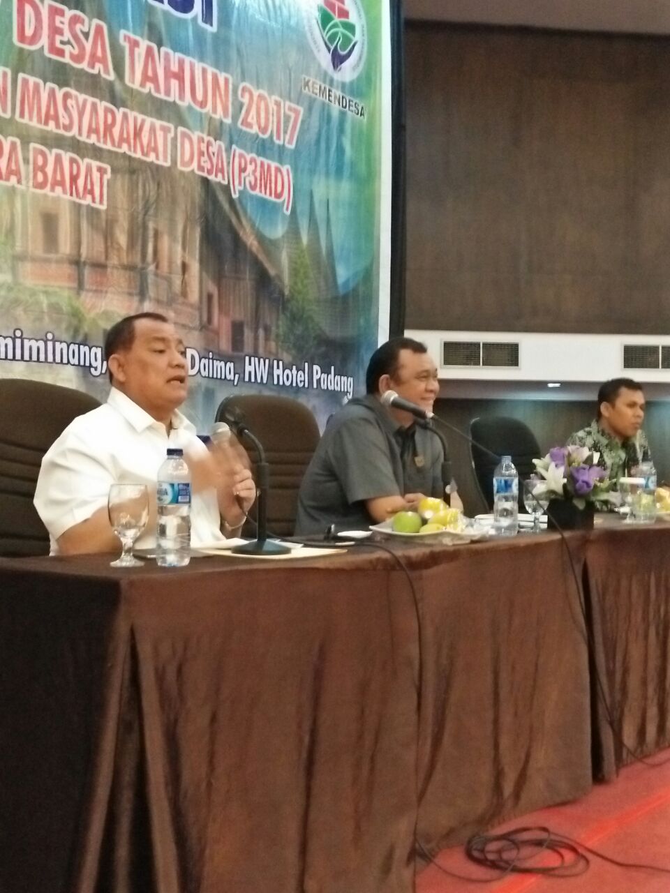 Kadis DPMD Prov. Sumbar Pimpin Diskusi Rakor