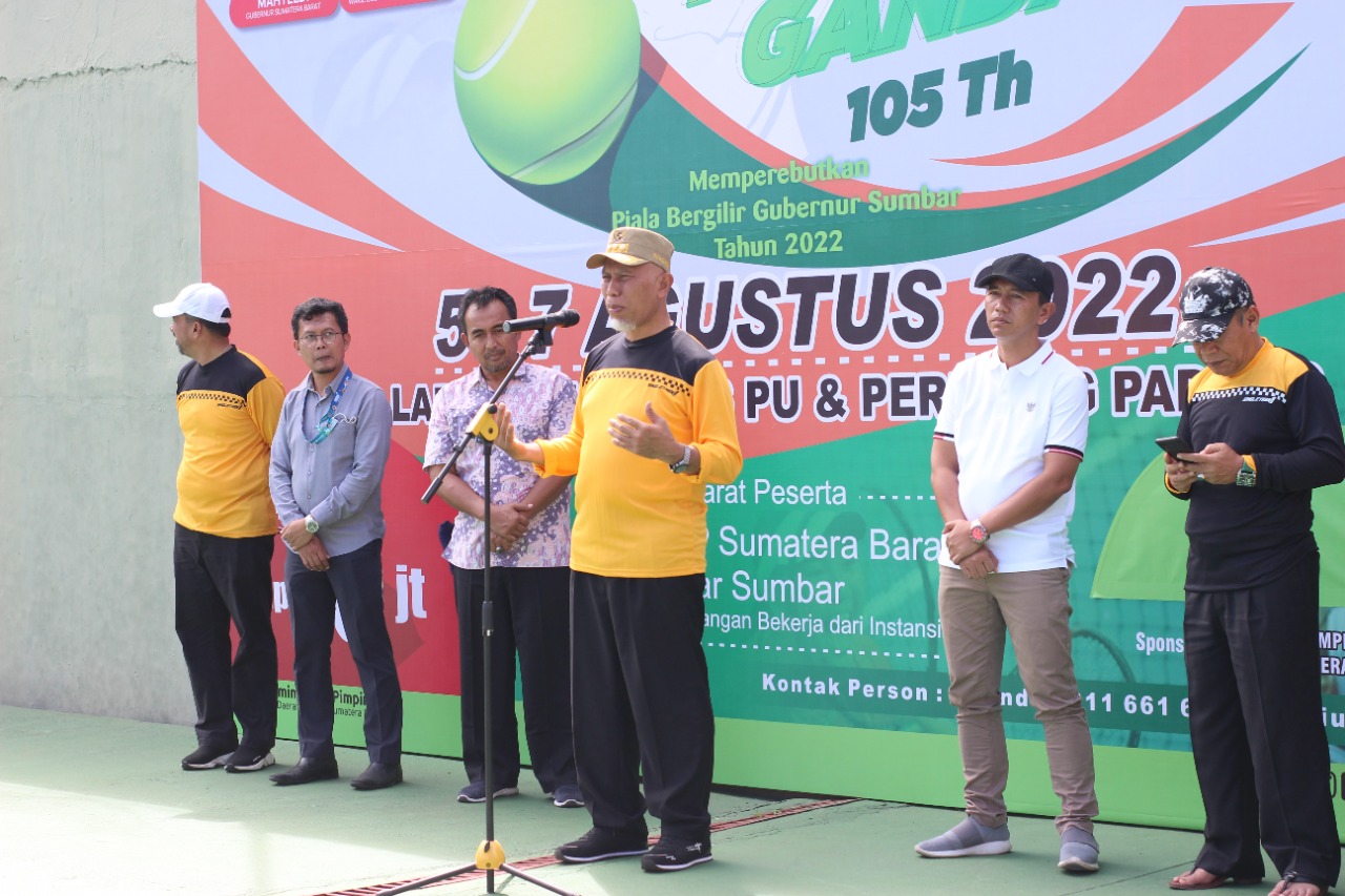 Buka Kejuaraan Turnamen Tenis Ganda ke-105, Gubernur Sumbar: Bangun Kinerja Baik Antar Karyawan