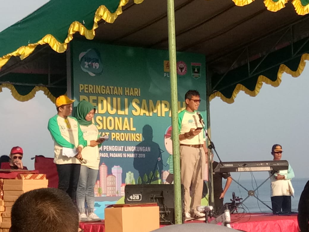 Ikuti Plogging, Gubernur Sumbar Himbau Masyarakat Bergaya Hidup Bersih