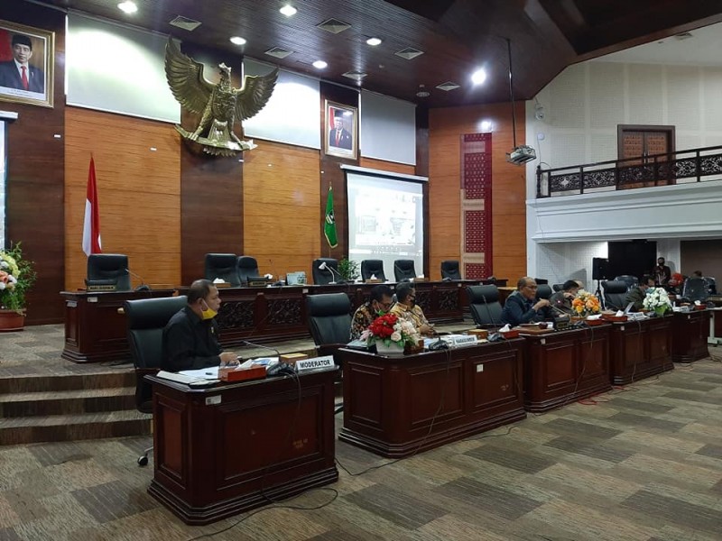 Tutup Masa Sidang Kedua 2020 DPRD Sumbar, Masih Berjuang di Tengah Pandemi Covid-19