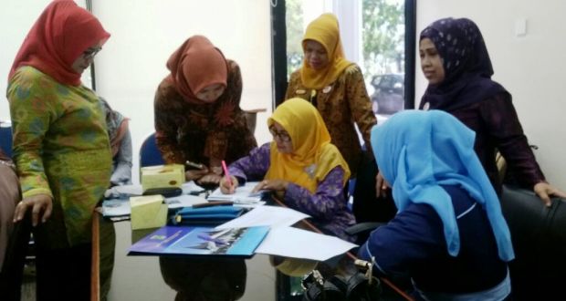 Deteksi Dini Kanker Serviks dan Payudara Klinis Dharmawanita dan ASN DPRD Sumbar Periksakan Diri