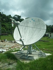 V-SAT JARINGAN INTERNET LENGKAPI FASILITAS DI UPTD PPP SIKAKAP