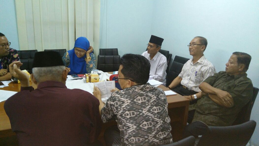 Jaga kerukunan umat beragama di Sumbar, Kesbangpol Sumbar gelar pertemuan dengan FKUB