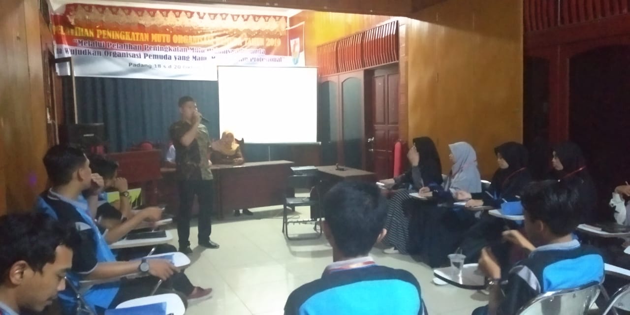 15 PENGURUS BEM IKUTI PELATIHAN PENINGKATAN MUTU ORGANISASI