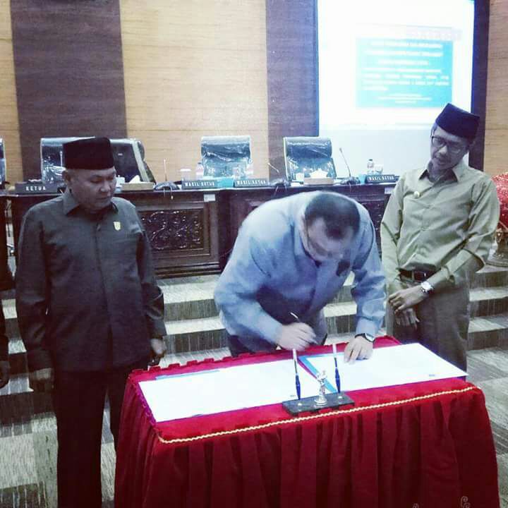 Ranperda APBD Perobahan Prov. Sumbar Disyahkan