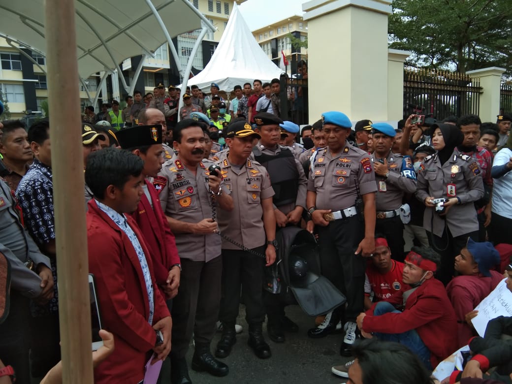 Aksi Solidaritas IMM Sumbar Untuk Kendari Berjalan Tertib. 