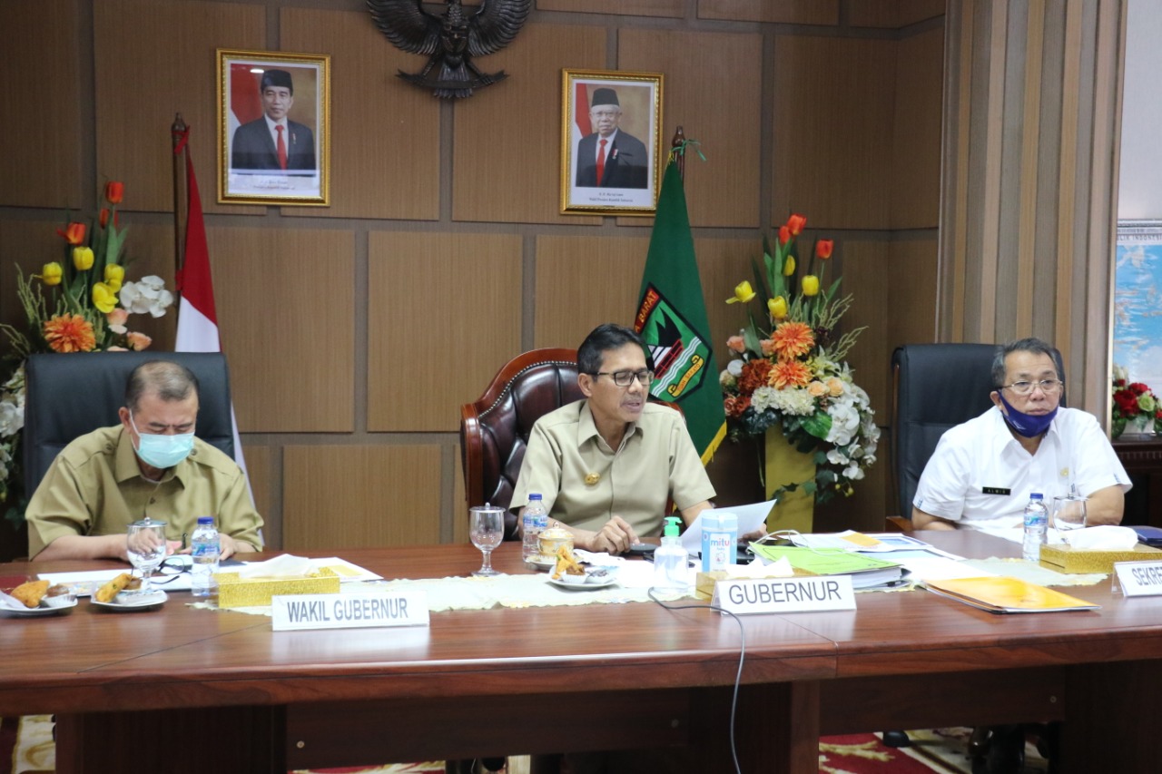 Gubernur Sumbar Bahas Persiapan Pasca PSBB Bersama Wali Kota dan Bupati