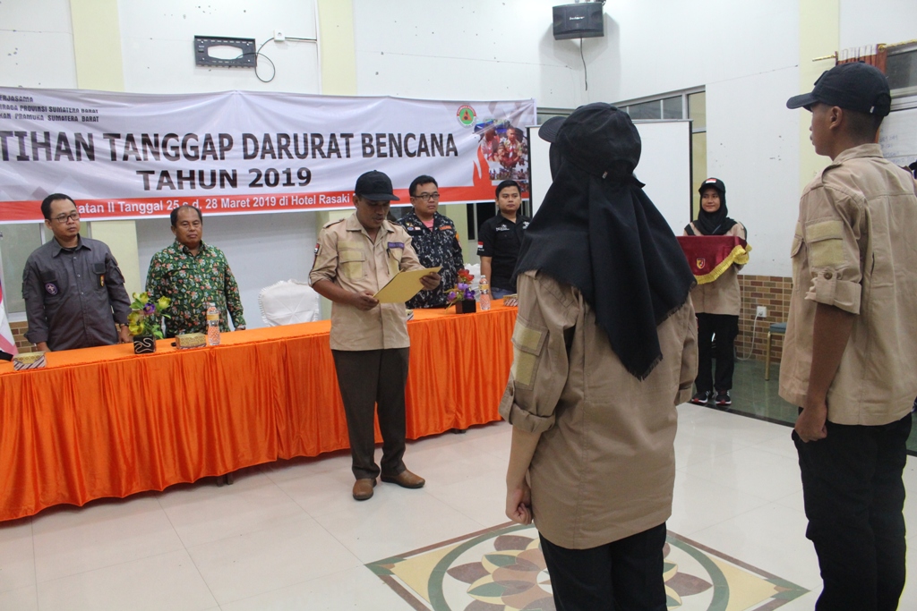 YULIARMAN: PRESTASI PENDIDIKAN DAN AKTIVIS RELAWAN AGAR SEIMBANG