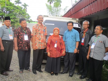 KADISDIK SUMBAR LEPAS PENDISTRIBUSIAN BAHAN UNKP SMK