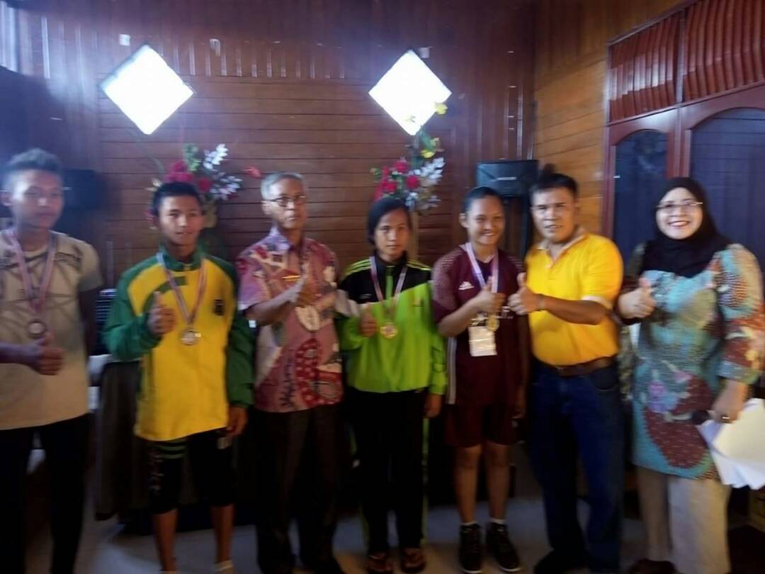 PADANG  RAIH  JUARA UMUM O2SN  SMK SUMBAR 