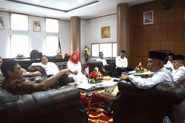 Gubernur, Sumbar  Mendukung Pertemuan  Da'i 3 Benua di Padang