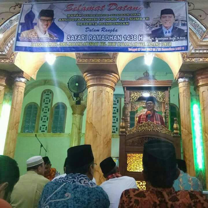 Gubernur Sumbar Kunjungi Mesjid di Kota Padang
