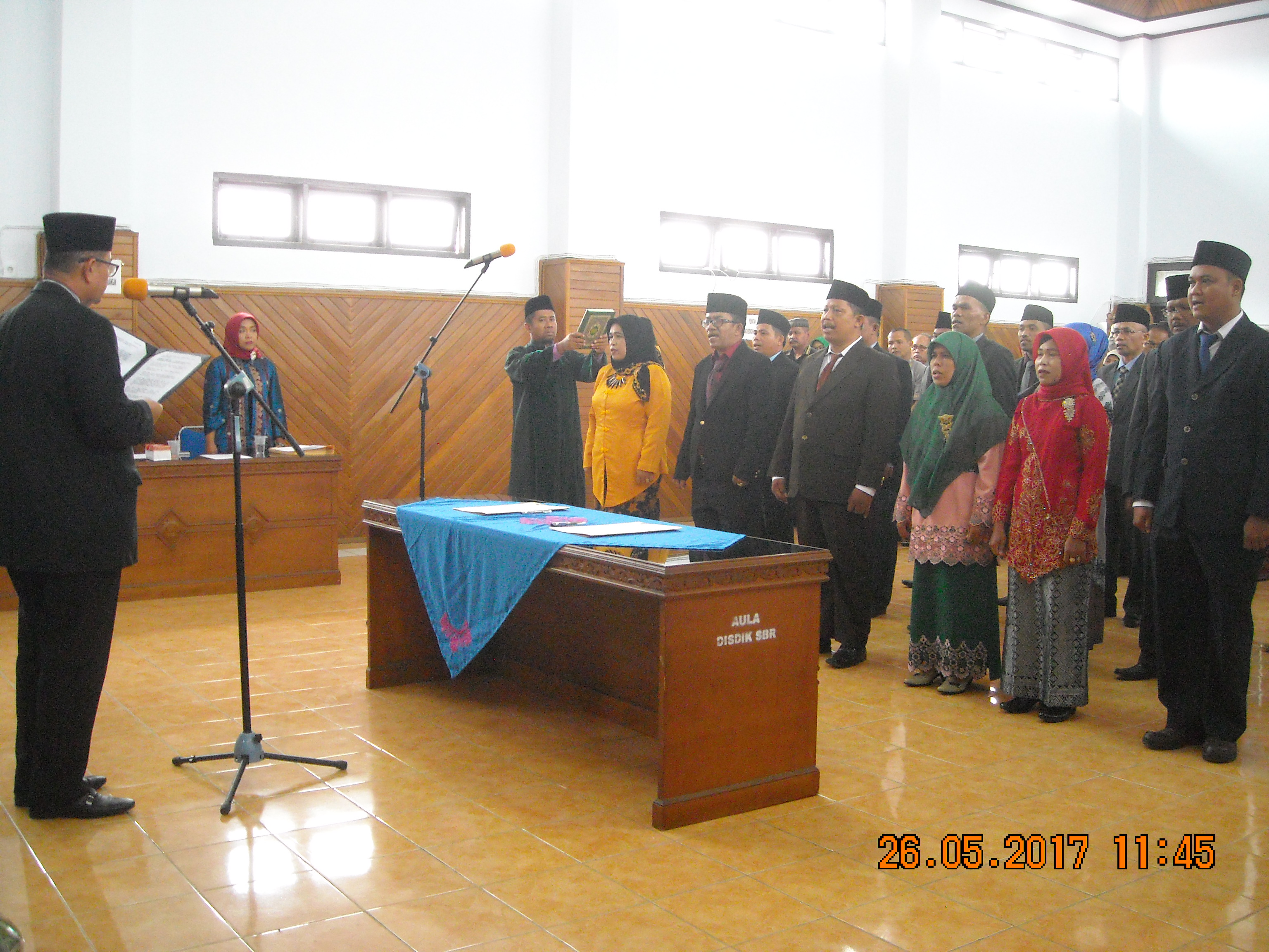          WAKIL GUBERNUR SUMBAR LANTIK 19 KEPALA SMA DAN SMK