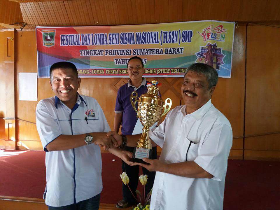 KONTINGEN FLS2N SMP  PAYAKUMBUH RAIH PIALA KADISDIK