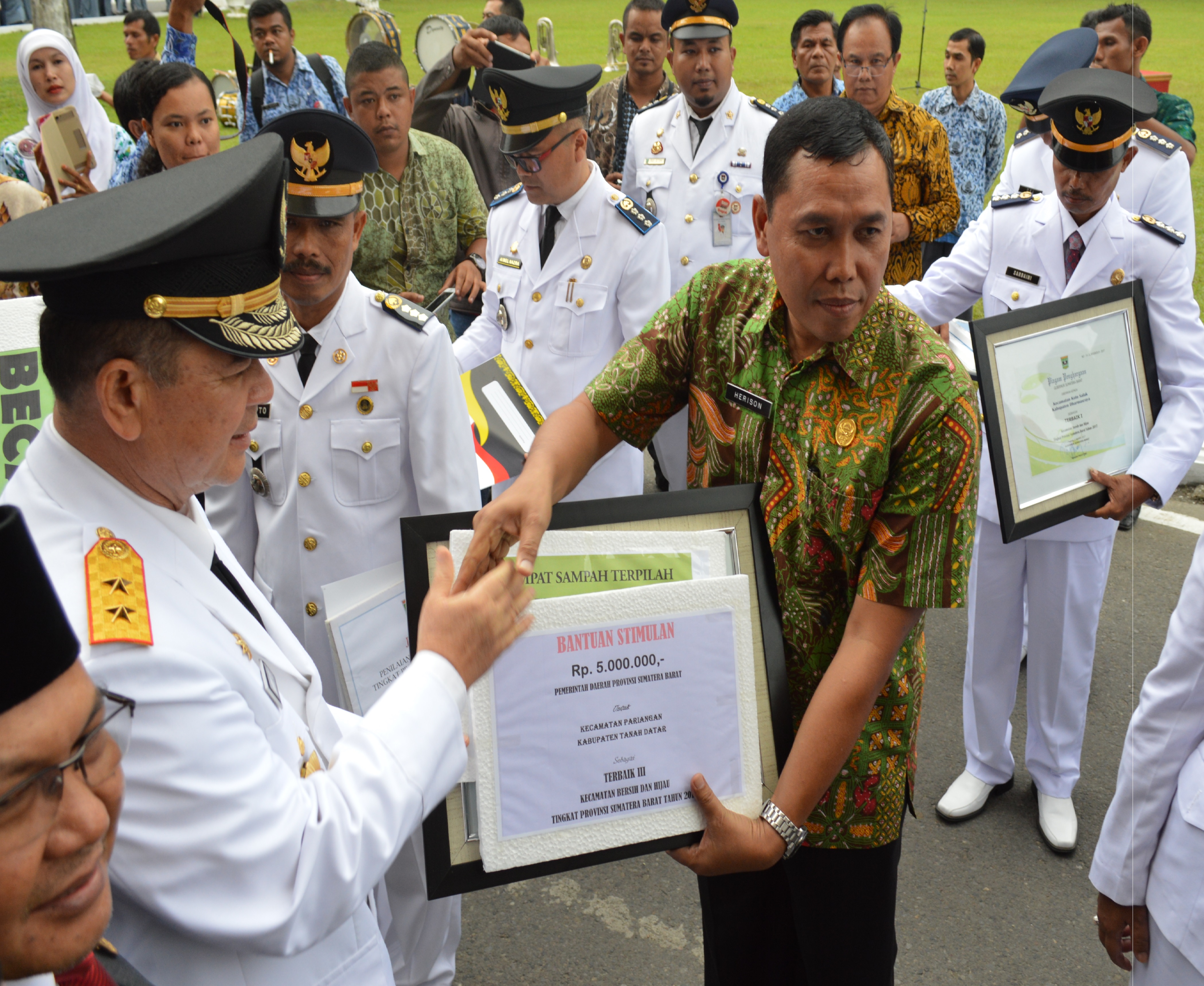 3 Rumah Sakit Menerima Penghargaan PROPERDA 