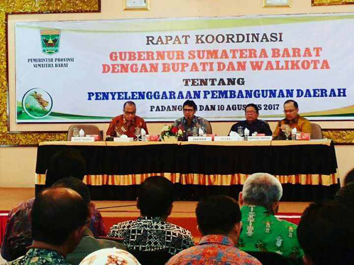 Gubernur Sumatera Barat Pimpin Rakoor Bersama Bupati dan Walikota