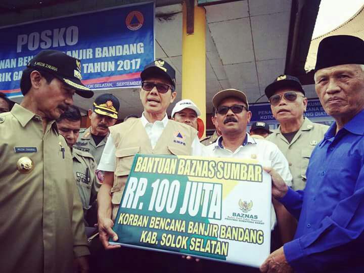 Gubernur Sumbar Kunjungi Daerah Terkena Banjir di Solok Selatan