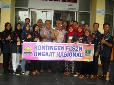 KONTINGEN FLS2N SMK SUMBAR MENUJU KUPANG