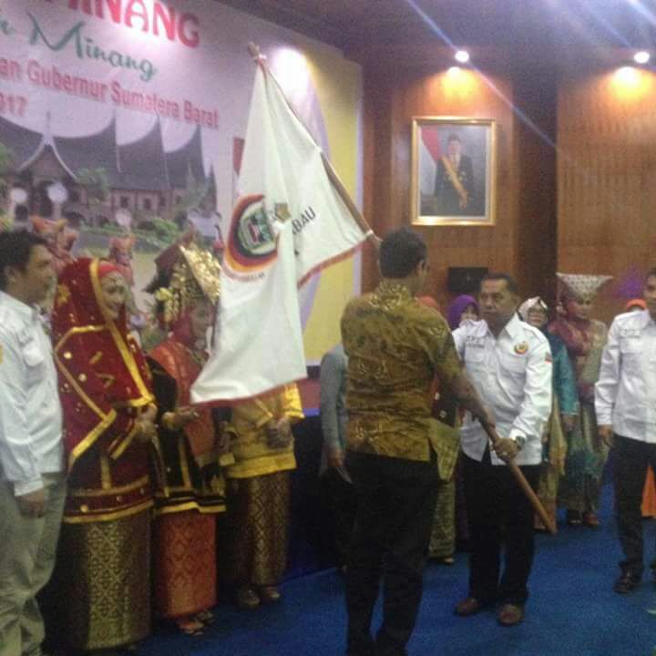  Pak Akral Kominfo: Gubernur Sumbar Kukuhkan IKM Jayapura