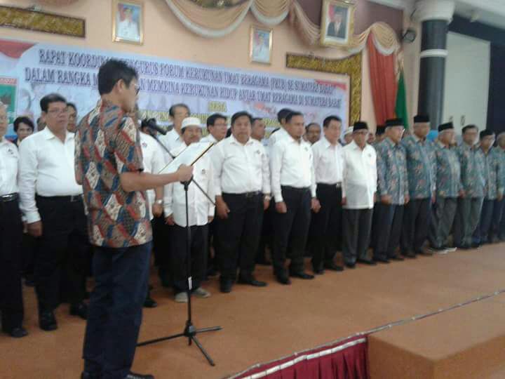 Gubernur Irwan Prayitno Kukuhkan FKUB Sumbar