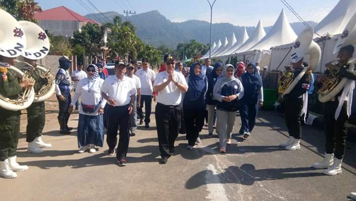 Wagub sumbar : nasrul abit membuka secara resmi festival lansek manih