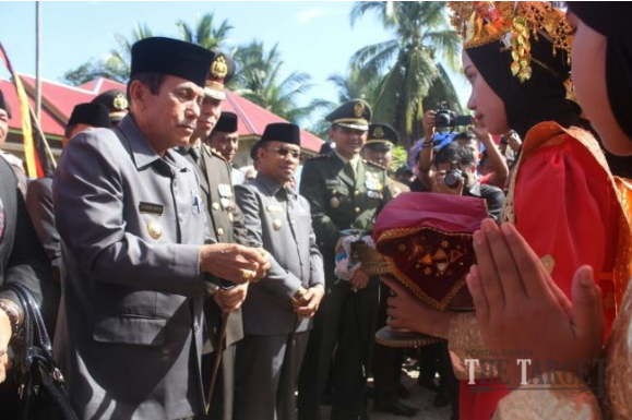 Bupati Yuswir Arifin Jadi Inspektur Upacara Peringatan Hari Jadi Sijunjung