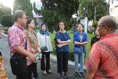 HPN MEMBAWA WISATAWAN DARI JEOLLABUK KOREA SELATAN NIKMATI SORE DI BUKITTINGGI